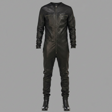 Laden Sie das Bild in den Galerie-Viewer, Herren Schwarze Echtleder Slim-Fit Jacke – Rundhals Racer Style