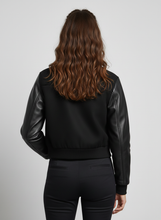 Laden Sie das Bild in den Galerie-Viewer, Damen Polo Ralph Lauren Schwarze verkürzte Leder-College-Jacke