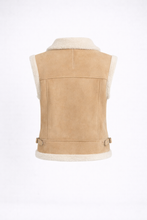 Load image into Gallery viewer, Women's Camel Suede Cropped Shearling Vest
