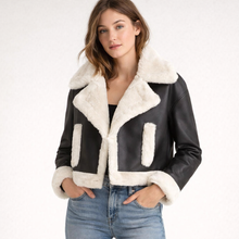 Laden Sie das Bild in den Galerie-Viewer, Women's Black Leather & White Shearling Jacket