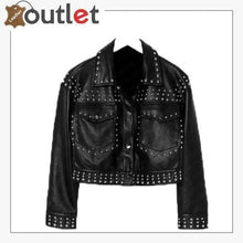 Laden Sie das Bild in den Galerie-Viewer, Black Cropped Leather Silver Studded Jacket