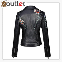 Laden Sie das Bild in den Galerie-Viewer, Real Black Leather studded jacket For Women