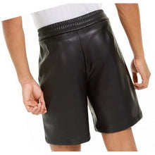 Laden Sie das Bild in den Galerie-Viewer, Men Casual Look Real Sheepskin Black Leather Shorts Leather Outlet