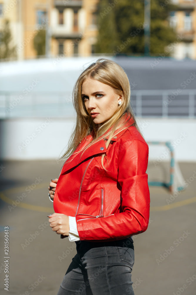 Universal-Guide-For-Wearing-Leather-Jackets-and-Outfits-for-women Leather Outlet
