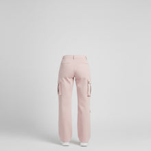 Laden Sie das Bild in den Galerie-Viewer, Damen Cargo-Lederhose in Rosenrosa – Weite Utility-Hose aus Echtleder
