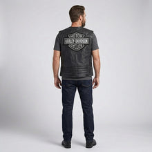 Laden Sie das Bild in den Galerie-Viewer, Herren-Lederweste „Passing Link“ – Biker-Club-Weste im Harley-Stil
