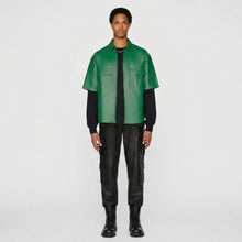 Laden Sie das Bild in den Galerie-Viewer, Men’s Green Half Sleeve Leather Shirt – Premium Casual Leather Shirt
