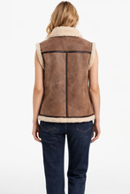 Laden Sie das Bild in den Galerie-Viewer, Damen Braunes Shearling Lammfell Aviator Gilet
