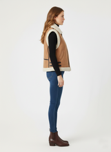 Laden Sie das Bild in den Galerie-Viewer, Women's Brown Shearling Fur Vest
