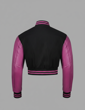 Laden Sie das Bild in den Galerie-Viewer, Damen Varsity-Jacke Schwarz &amp; Pink – Bomberjacke mit Druckknöpfen
