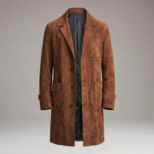 Laden Sie das Bild in den Galerie-Viewer, Herren Vintage Wildleder-Trenchcoat in Braun – Klassischer Langmantel mit Knopfleiste
