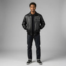 Laden Sie das Bild in den Galerie-Viewer, Bestickte schwarze Lederjacke für Herren – Pelle Style Street Edition
