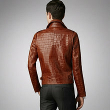 Laden Sie das Bild in den Galerie-Viewer, Men’s Brown Croc Embossed Leather Biker Jacket – Premium Moto Jacket
