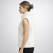Laden Sie das Bild in den Galerie-Viewer, Women's White Teddy Shearling Vest
