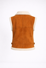 Laden Sie das Bild in den Galerie-Viewer, Women's Tan Suede Shearling Collar Vest
