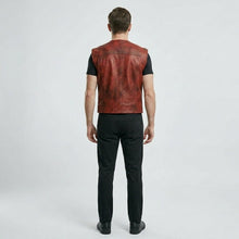 Laden Sie das Bild in den Galerie-Viewer, Men’s Vintage Red Leather Biker Vest – Classic Motorcycle Riding Vest

