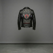 Laden Sie das Bild in den Galerie-Viewer, Herren Rock Fan Leder Motorradjacke – Geflügelter Bestickter Patch Biker Stil
