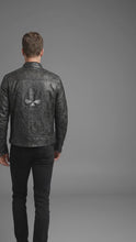 Laden und Abspielen von Videos im Galerie-Viewer, Herren Totenkopf Distressed Leder Bikerjacke – Harley-Style Moto
